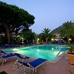 Le Canne Family &