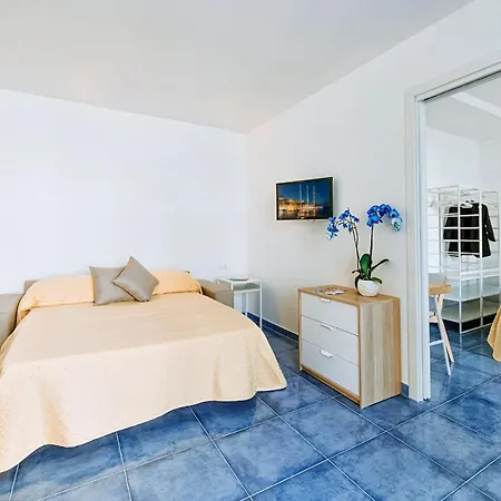 Le Canne Family & Отель