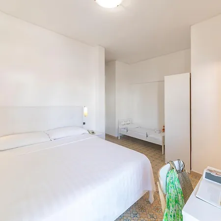 Le Canne Family & Отель Форио