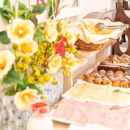 Отель Le Canne Family &