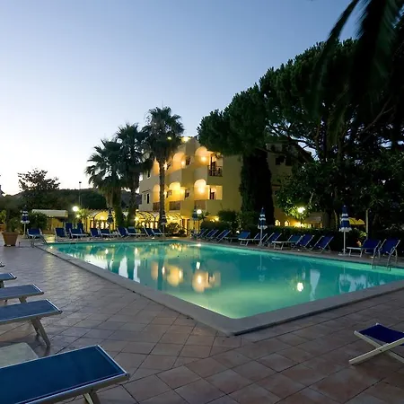 Le Canne Family & Форио