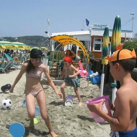 Le Canne Family & ホテル Forio di Ischia